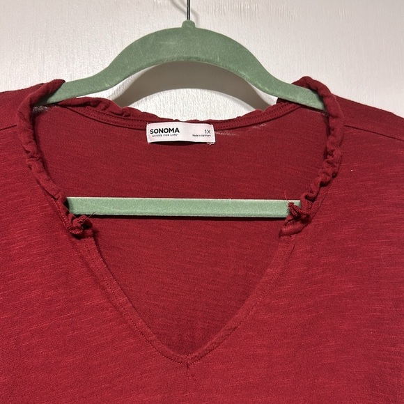 Woman’s long sleeve shirt - Picture 3 of 3